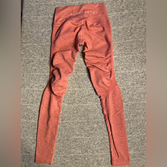 Alphalete Aero Leggings Rose Pink - Picture 4 of 7